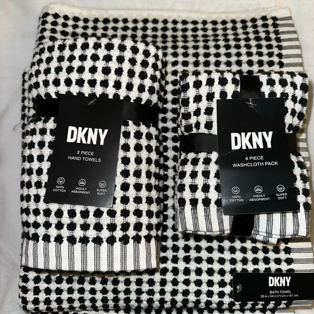 DKNY Bath Towel Set Black White Pattern 8 Pieces Total NWT